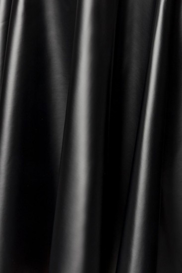 Ausgestelltes Wetlook-Kleid schwarz